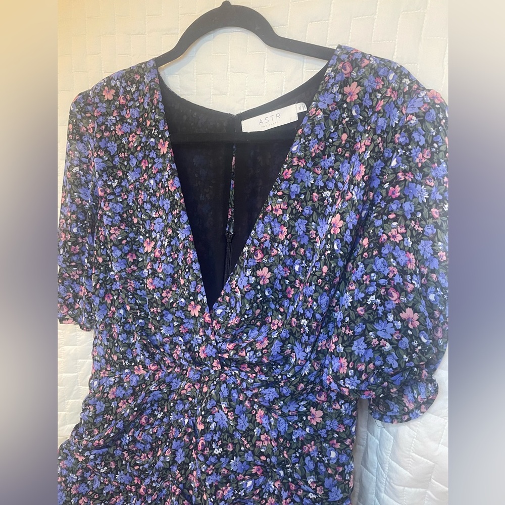 ASTR Multicolor Floral V-Neck Dress